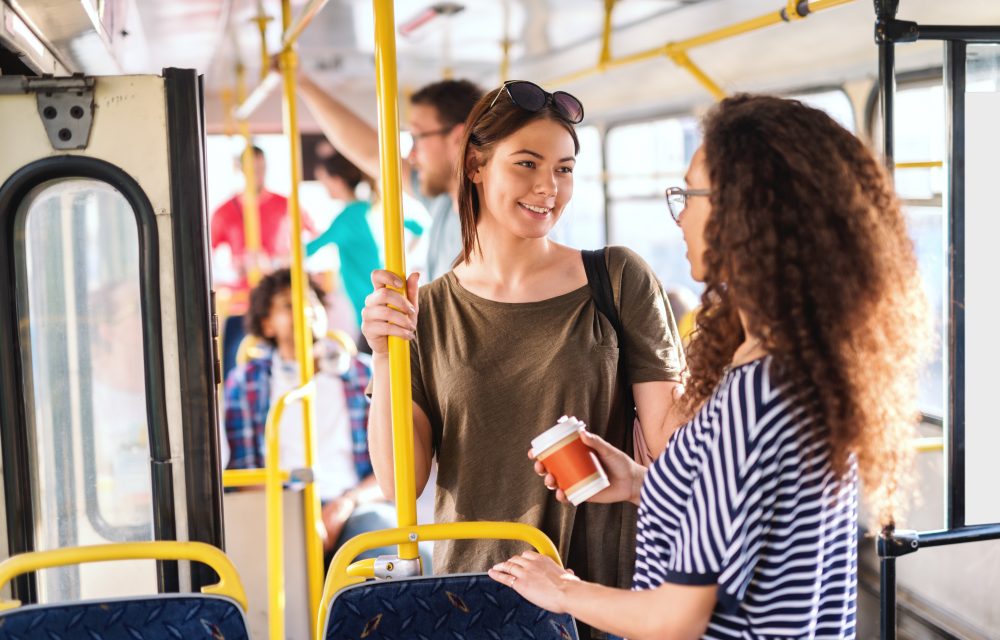 hablar en el autobús